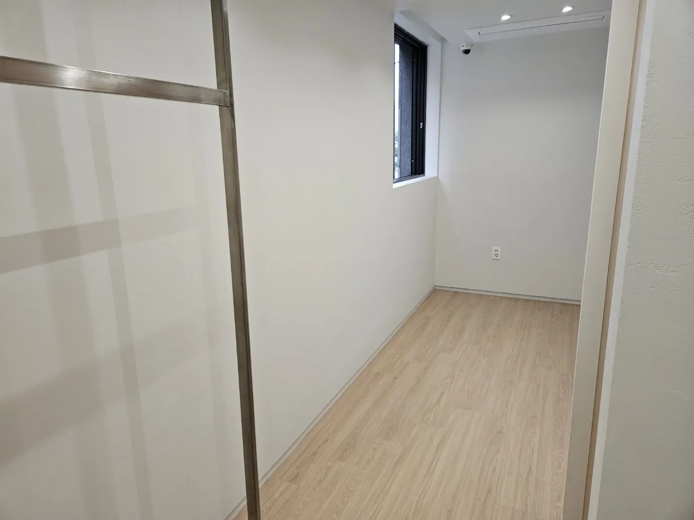 바닥 마감 상태 — 서구 카페청소 현장
