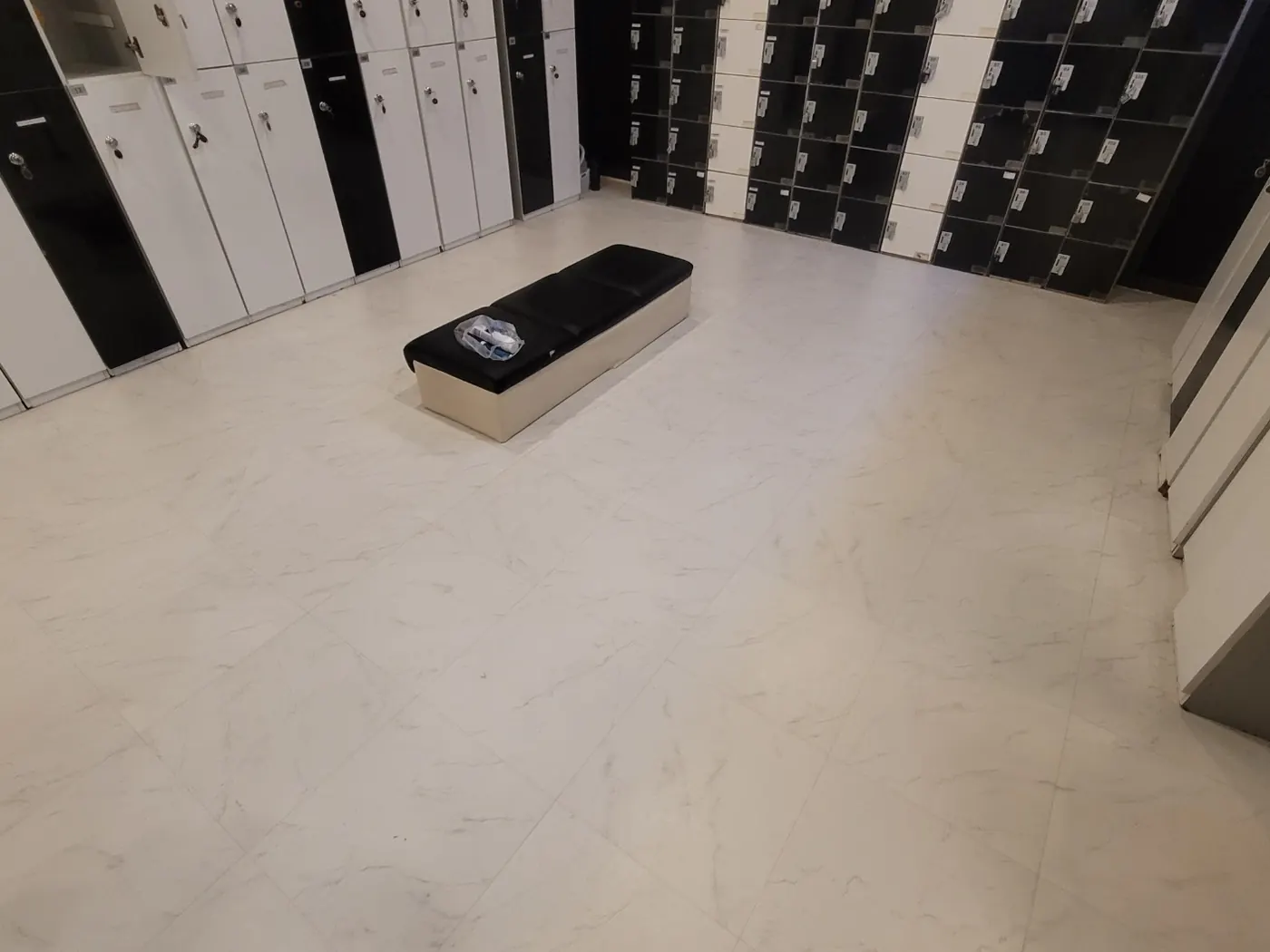 바닥 마감 상태 — 대전광역시 헬스장청소 현장