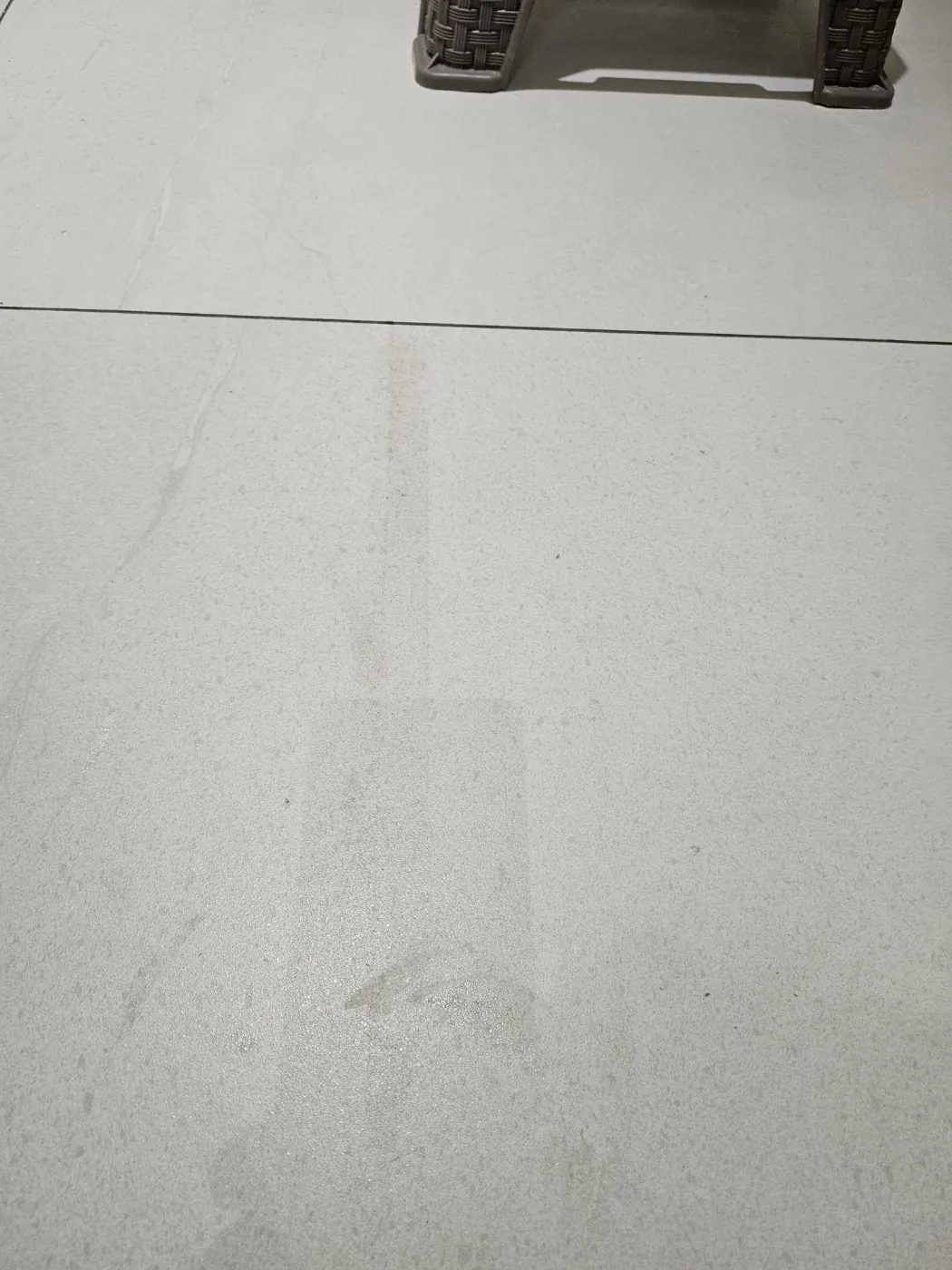 신동 병원청소 시공 현장 — 바닥 마감 상태