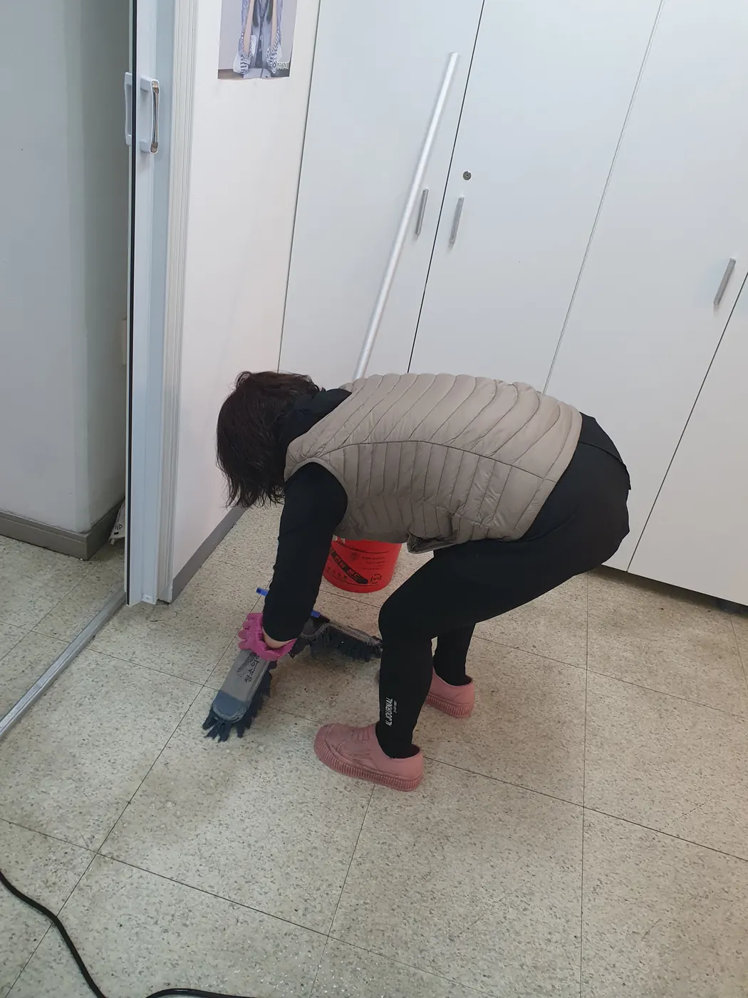 바닥 물걸레 마감 — 목상동 사무실청소 현장