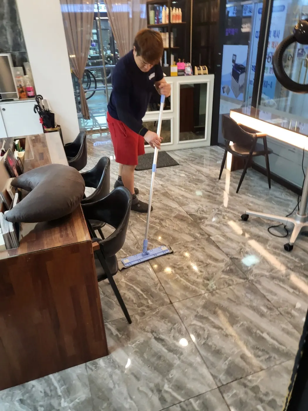 작업 진행 — 대화동 미용실청소 현장
