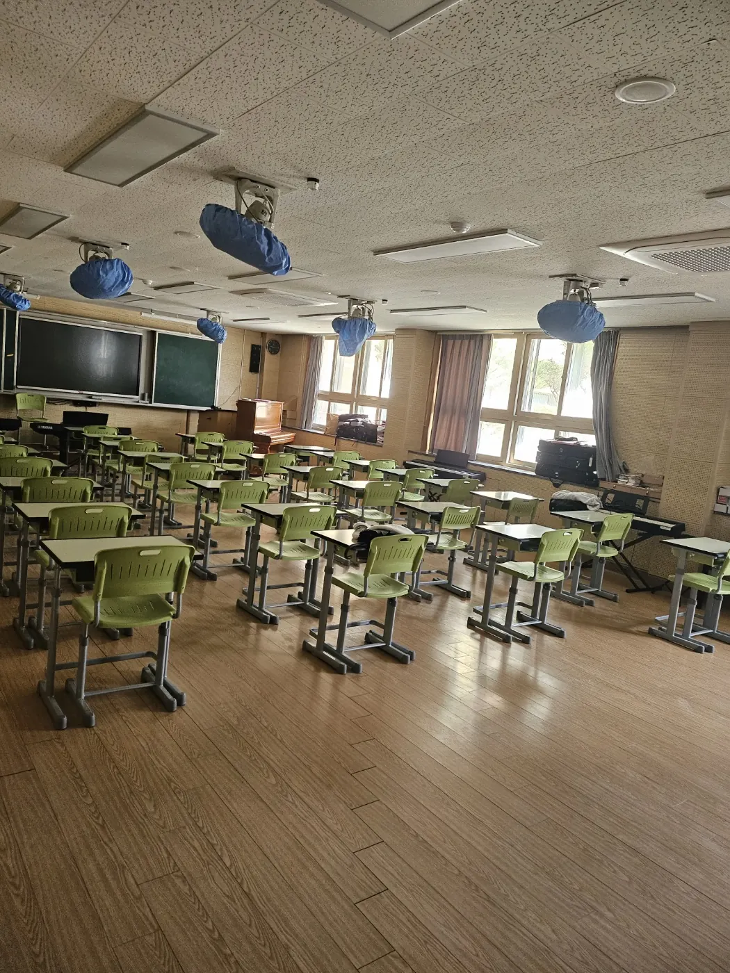 소제동 학교청소 시공 현장 — 교실 마감