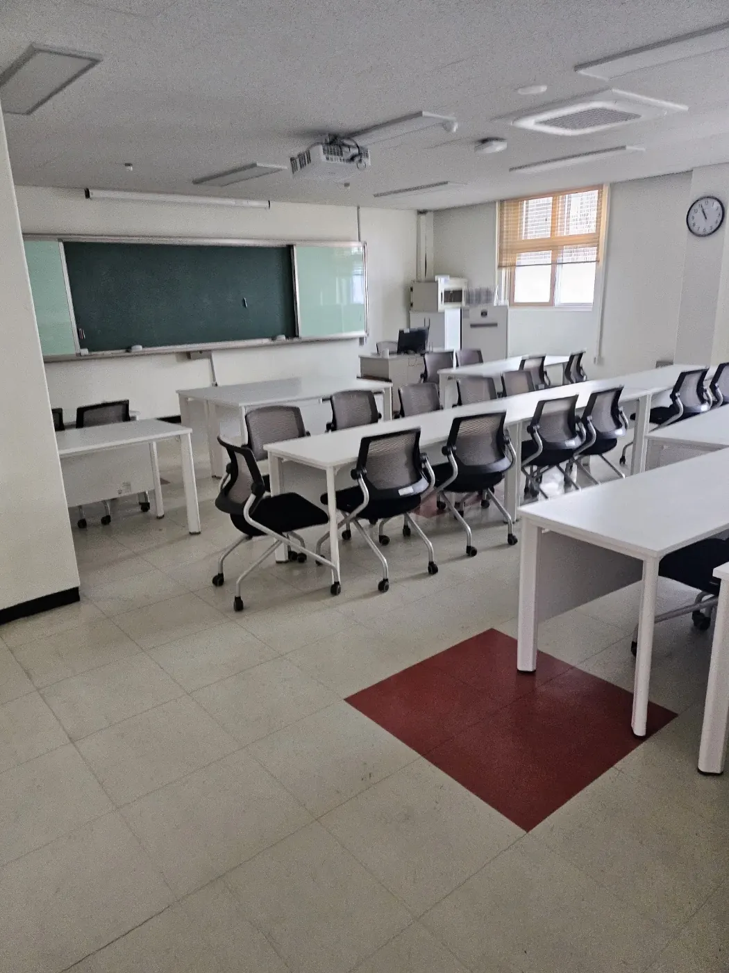 법동 학교청소 시공 현장 — 교실 마감