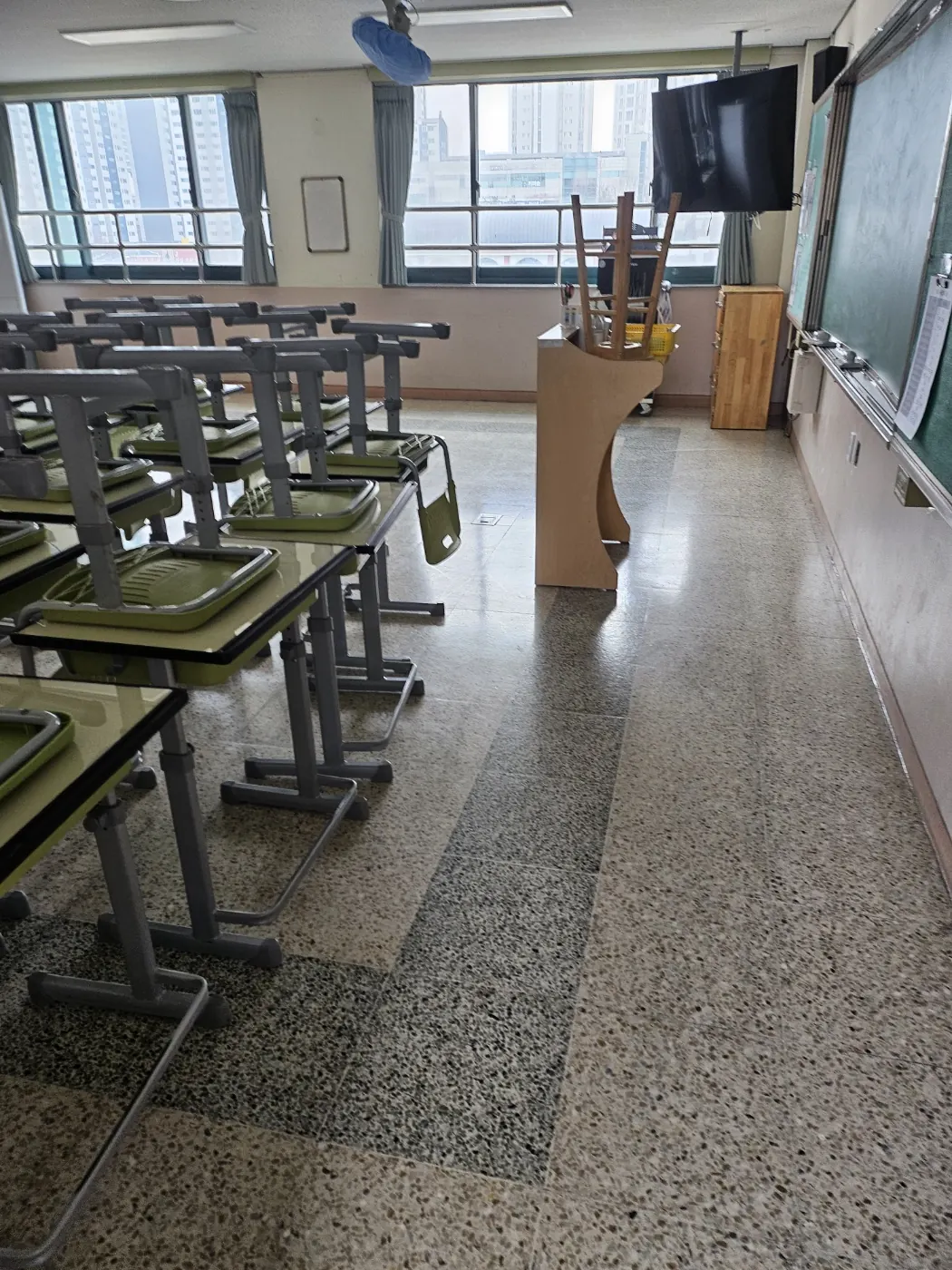 오동 학교청소 시공 현장 — 교실 정리