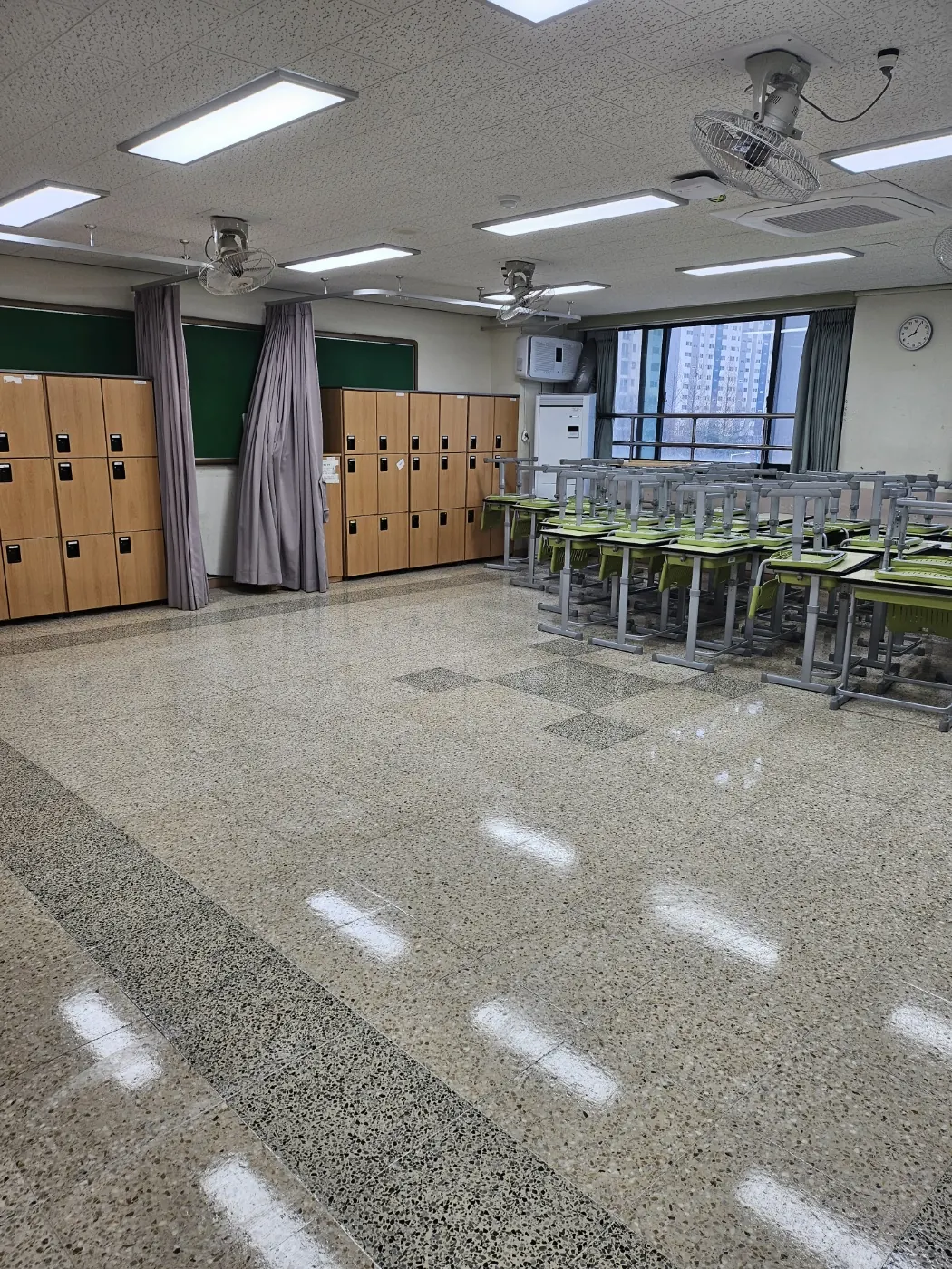 구성동 학교청소 시공 현장 — 교실 마감