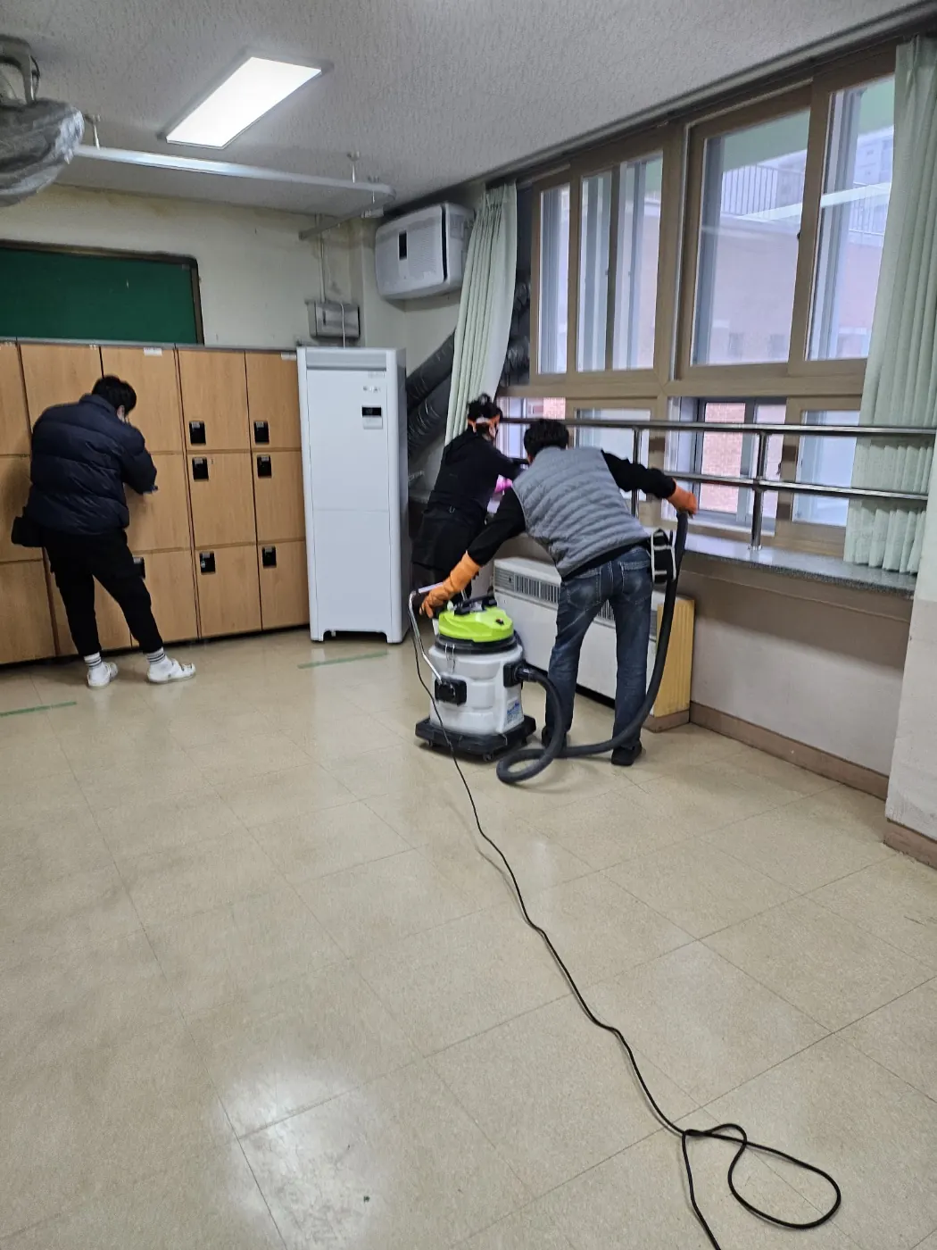 바닥 물걸레 마감 — 대별동 학교청소 현장