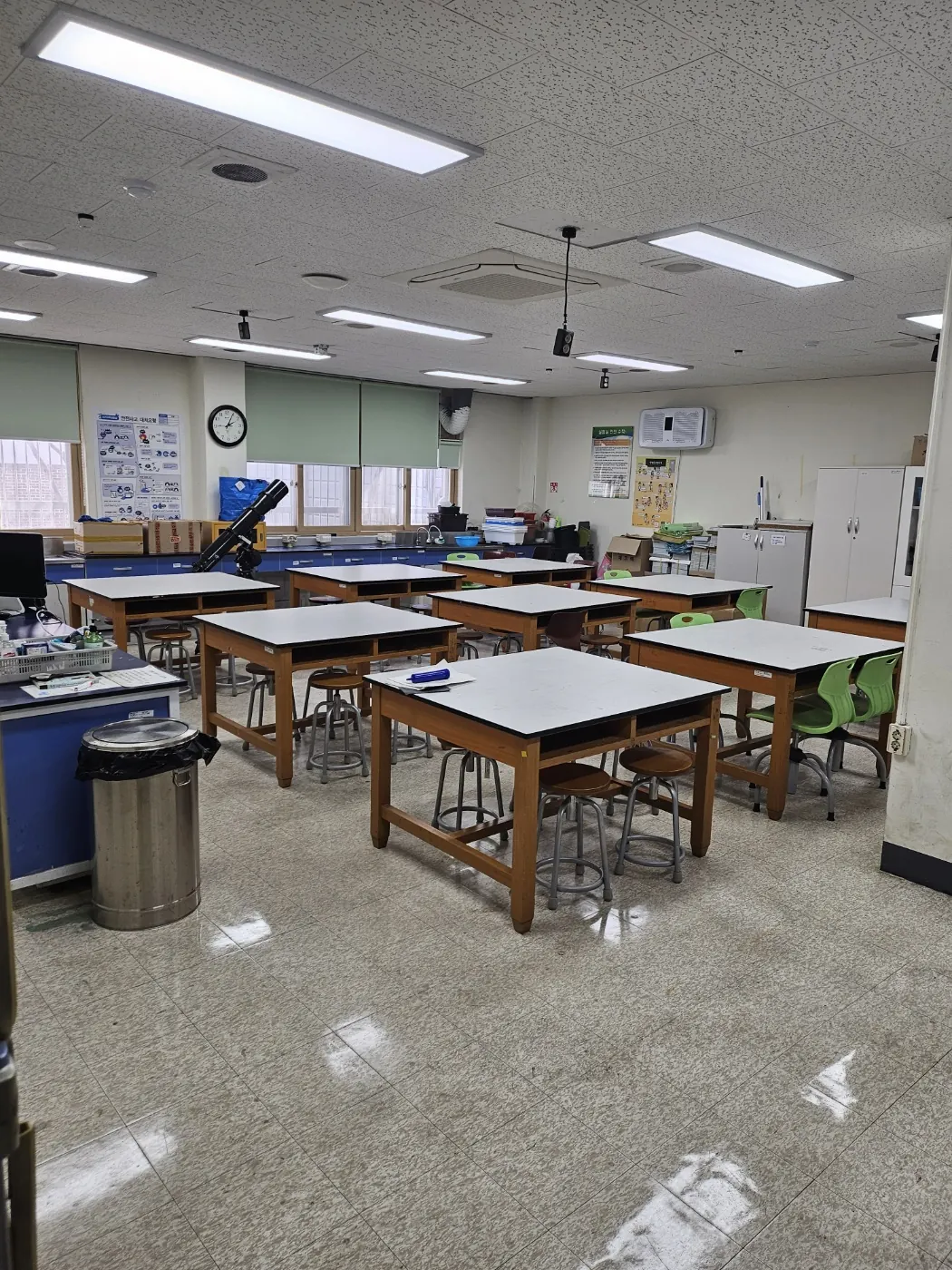 특별실 작업 — 부수동 학교청소 현장