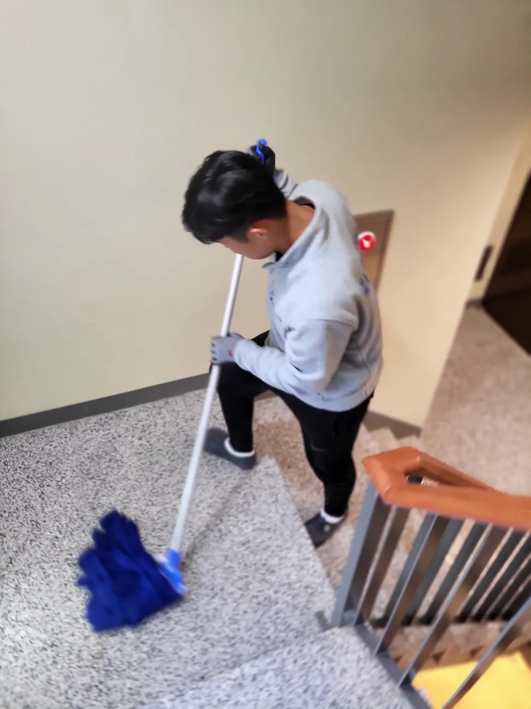 대전광역시 계단청소 시공 현장 — 계단 난간 청소